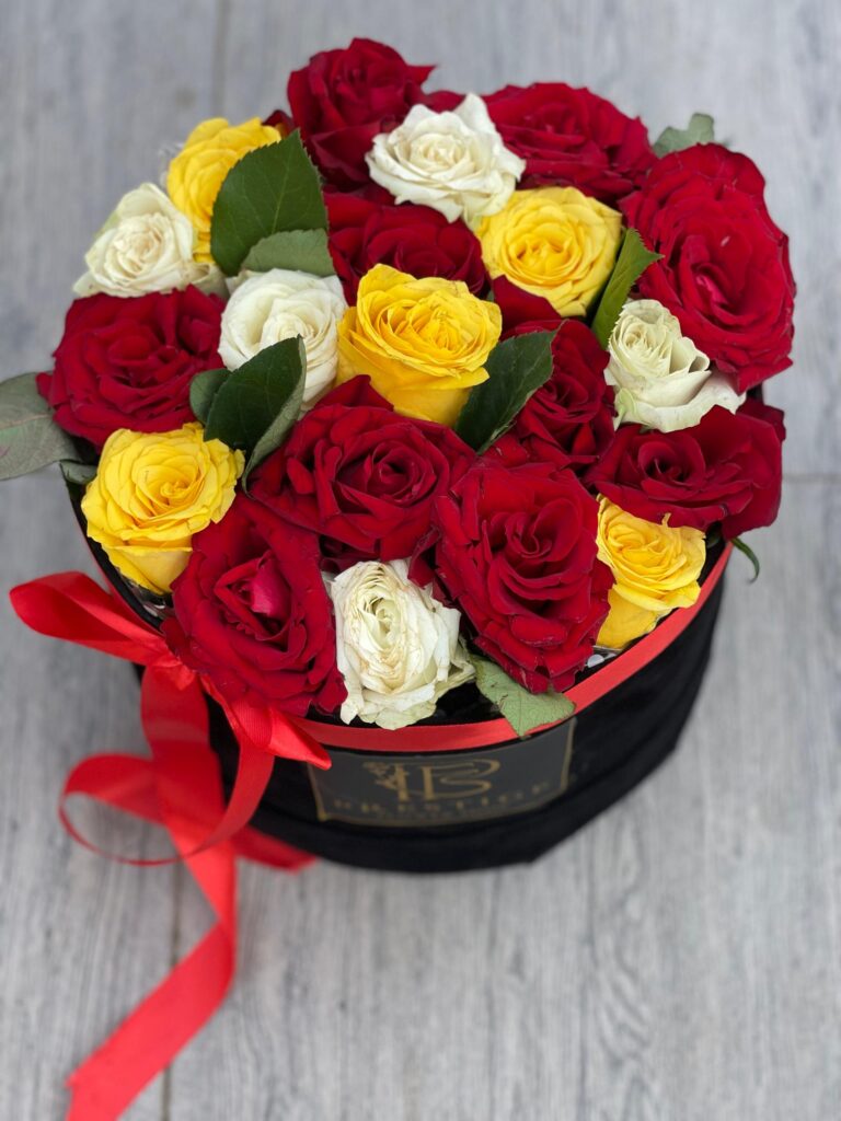 40 Red Roses vs. The Lusia Mixed Box