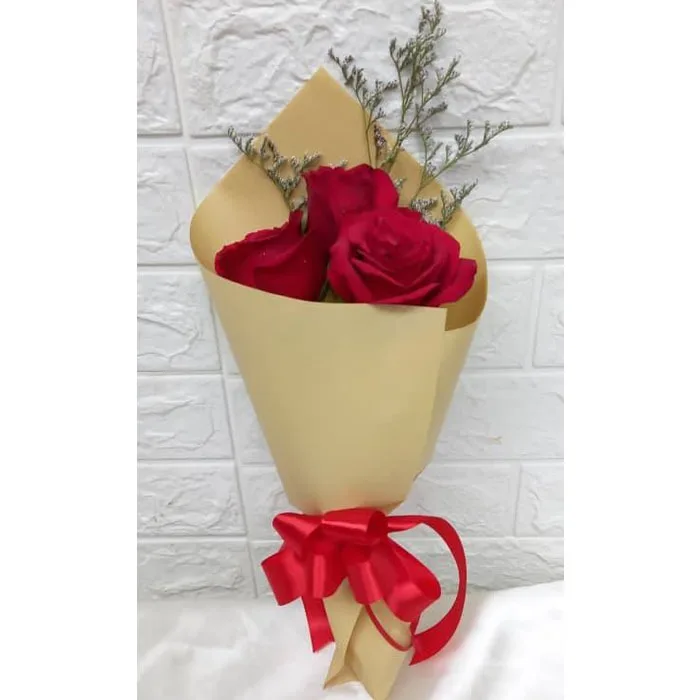 3 red roses 3 red roses