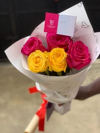 5 mixed roses