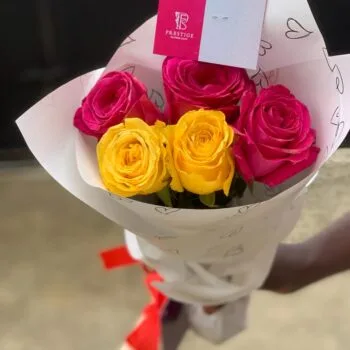 5 mixed roses