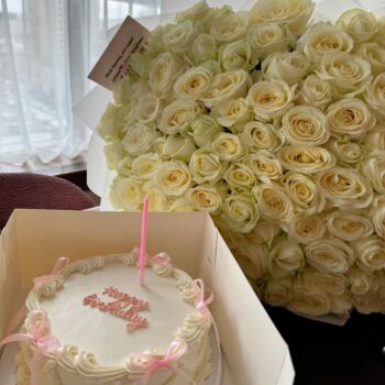 100 Roses & 10 Inches Cake Delivery in Lagos