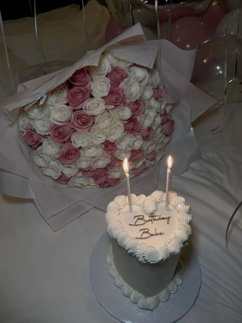 Send 8 inches heart shaped cake with 100 mixed roses in Lagos. Same-day 30–120 mins delivery from Prestige Flowersshop. Perfect for romantic celebrations. Send 8 inches heart shaped cake with 100 mixed roses