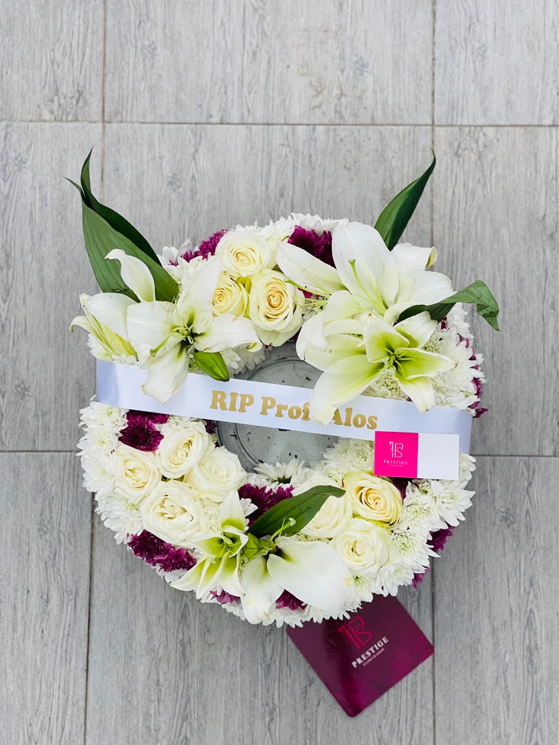 Sympathy wreath delivery Sympathy wreath delivery
